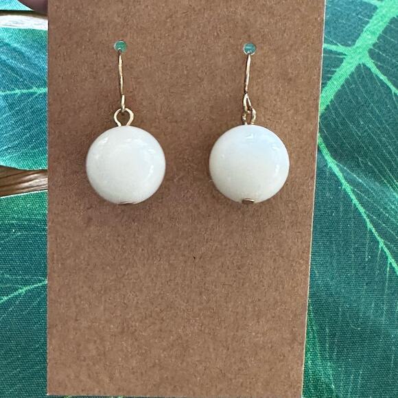 BOGO FREE WHITE BEAD DANGLE EARRINGS - Picture 1 of 4